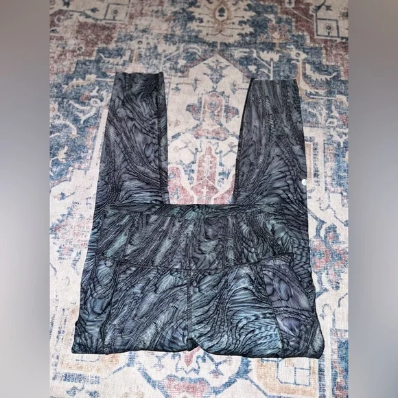 Lululemon Fast & Free dimensional Icing blue 25” tight leggings - Picture 8 of 10